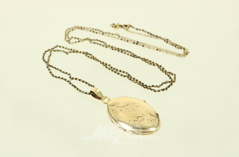 Kette mit Medaillonanhänger