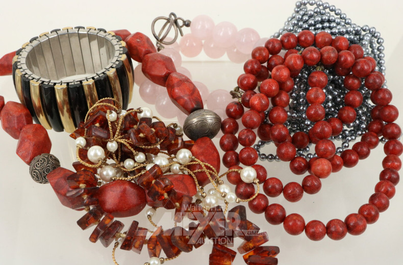 Posten Modeschmuck, u.a. Anhänger, Armreif , Ketten etc.