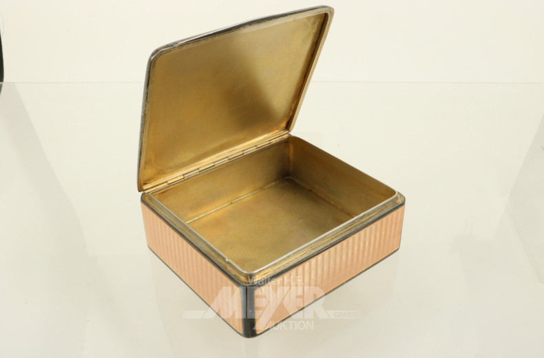 Kl. Schmuckdose mit Emaille und Innenvergoldung