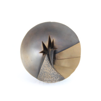 schwere, halbrunde Skulptur "Kommunikation"