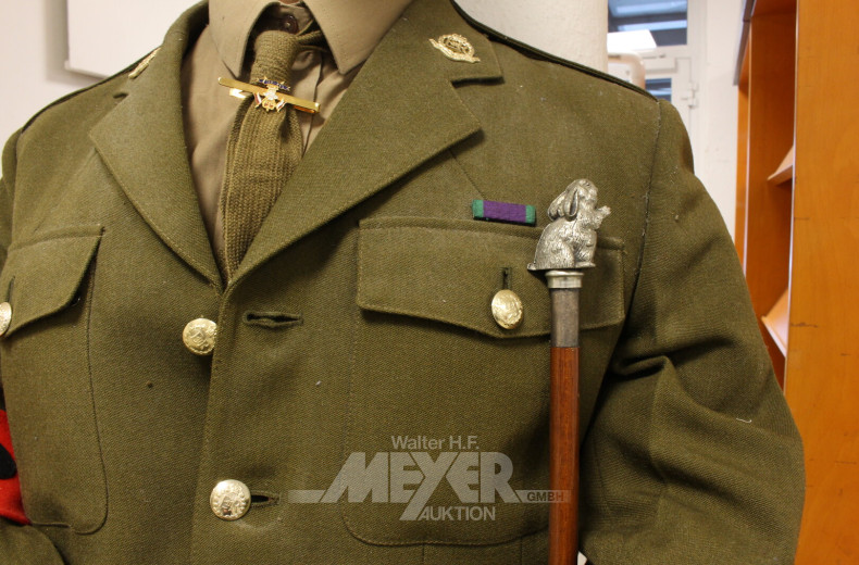 2 Schaufensterpuppen (unvollständig) mit Militäruniform