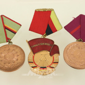 Posten DDR-Orden und Ehrenzeichen