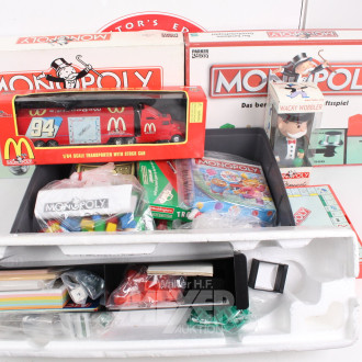 Posten versch. Monopoly Ausgaben und Monopoly Fanartikel