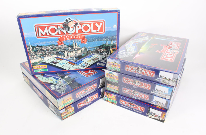 7 Monopoly Städteausgaben, tlw. versiegelt