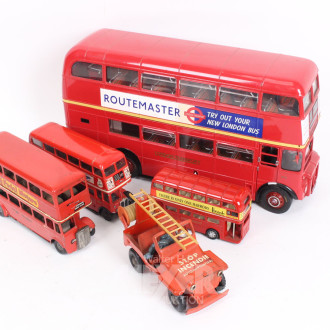 Konvolut Blechspielzeug: Autos,  Doppeldeckerbusse, Feuerwehrwagen