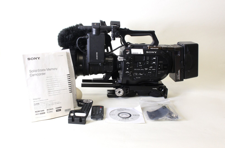 Festspeicher-Camcorder SONY PXW-FS74K