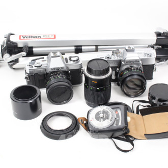 2 Fotoapparate inkl. Zubehör und 1 Stativ