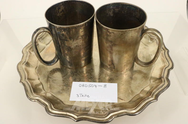 2 Henkelbecher sowie 1 kl. Tablett