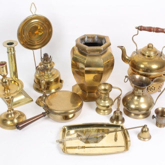 Posten Messingdekorationen, best. aus: