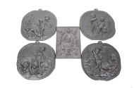5 gusseiserne Motivplatten mit Putti