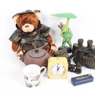 Posten Hausrat und militärische Ausrüstung