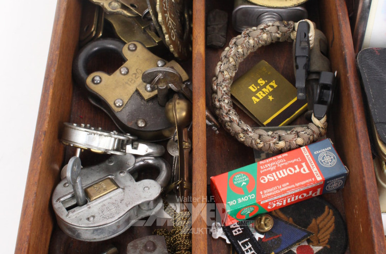 Posten Dekorationen: Figuren, Bilder, alte Schlösser etc.