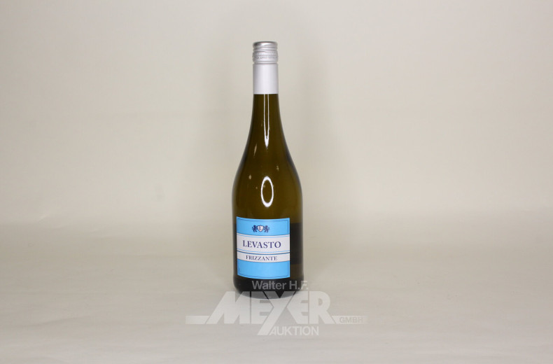 30 Flaschen Beerenperlwein 'Levasto Frizzante'