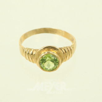 Damenring, besetzt mit 1 grünen Farbstein, vermutl. Peridot