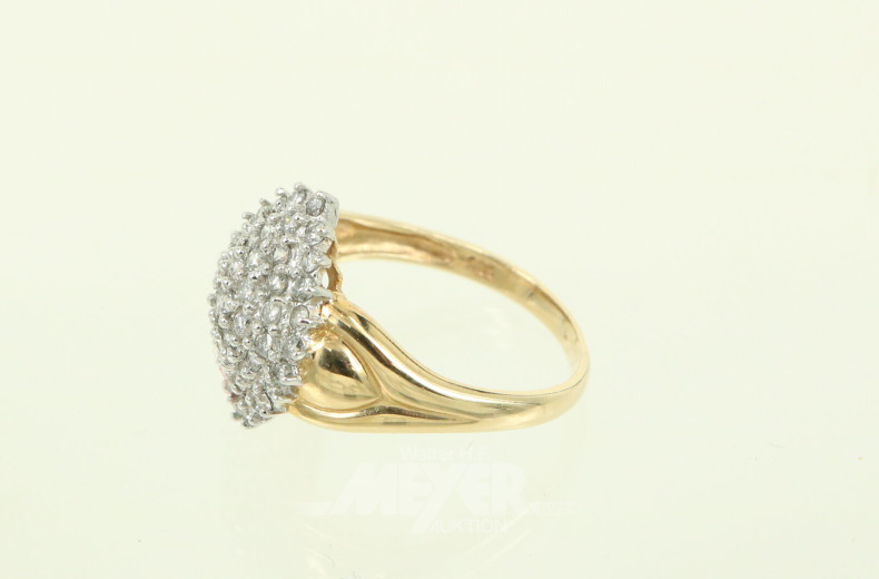Damenring, Ringkopf besetzt mit ca. 45 kl. Diamanten