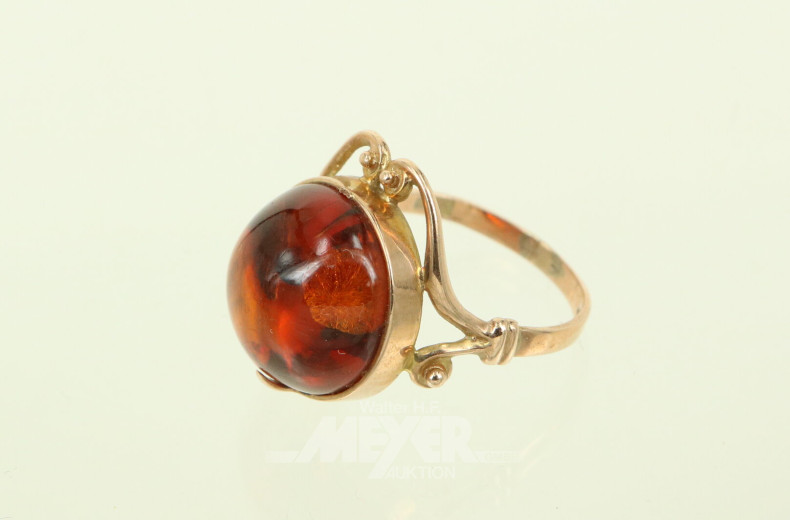 Damenring, besetzt mit 1 Bernstein-Halbkugel