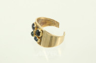 Ring mit 4 versch. Farbstein-Cabochons