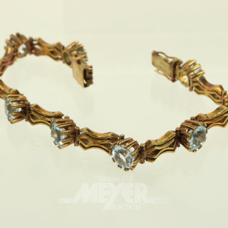 Armband, besetzt mit 9 hellblauen Farbsteinen, vermutl. Aquamarin