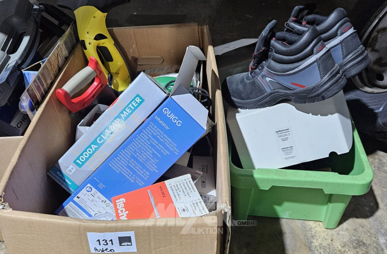 Pos. Werkzeug und Hausrat, u.a. 2 Boots-Winschen SETAMAR Typ: 580/30-2