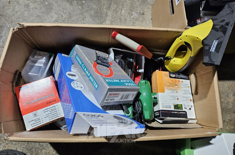 Pos. Werkzeug und Hausrat, u.a. 2 Boots-Winschen SETAMAR Typ: 580/30-2