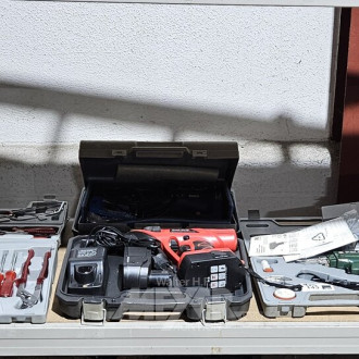 Pos. Hand- und Montagewerkzeug sowie div. Maschinen, u.a. Doppel-Schleifbock MEISTER, Akkuschrauber, Lötpistole,