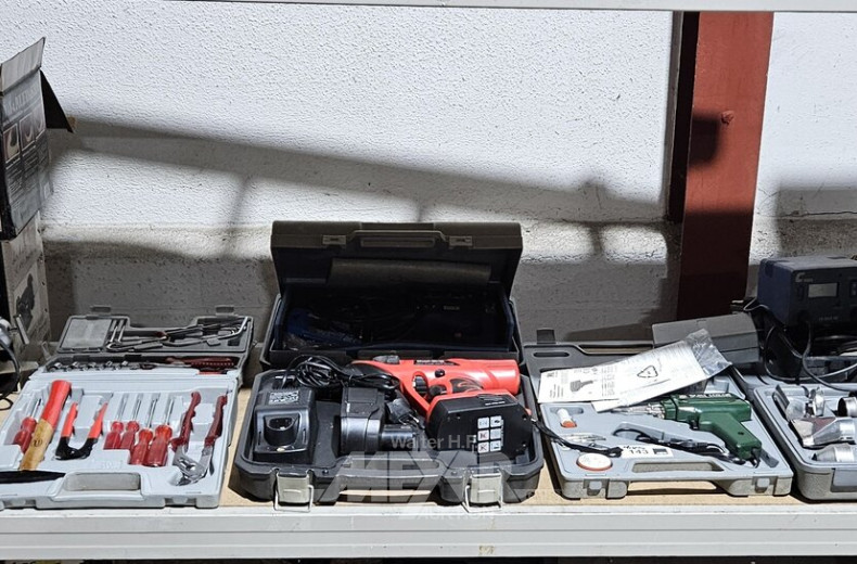 Pos. Hand- und Montagewerkzeug sowie div. Maschinen, u.a. Doppel-Schleifbock MEISTER, Akkuschrauber, Lötpistole,