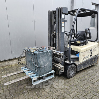 Elektro-Gabelstapler mit Ladegerät