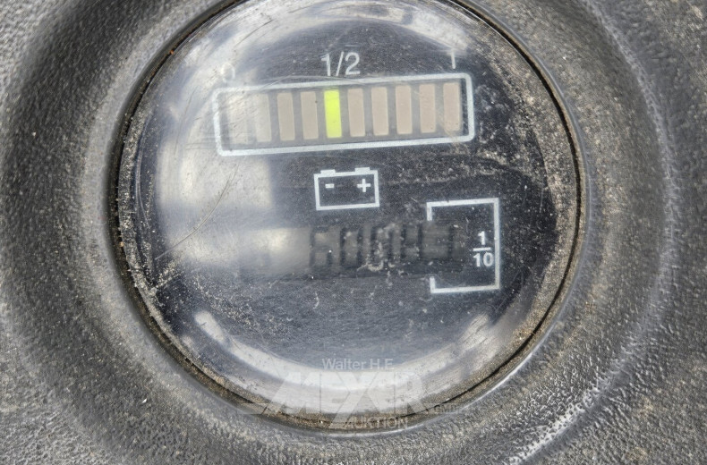 Elektro-Gabelstapler mit Ladegerät