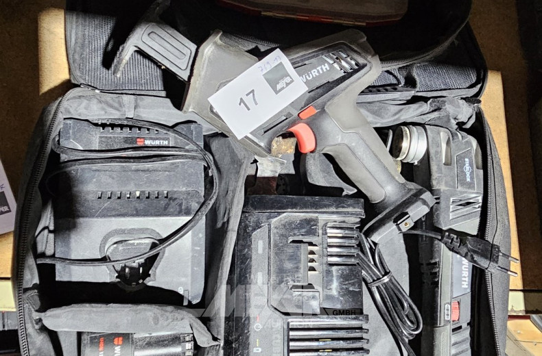 2 Handmaschinen: Akku-Säbelsäge u. Akku-Multitool