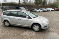 Ford Focus Kombi, silber
