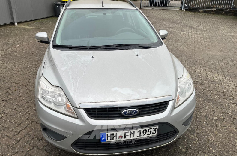 Ford Focus Kombi, silber
