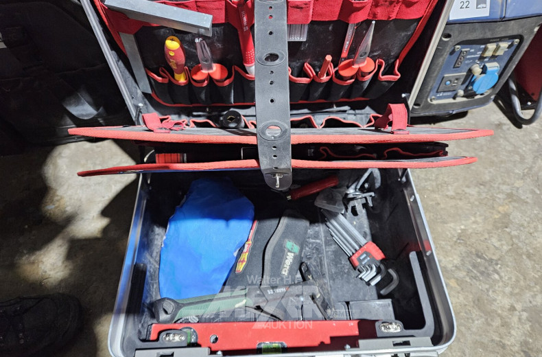 Werkzeugkoffer, Inhalt: Hand- und Montagewerkzeug, Wasserwaagen, Krimpzangen, u.a. WÜRTH, etc.