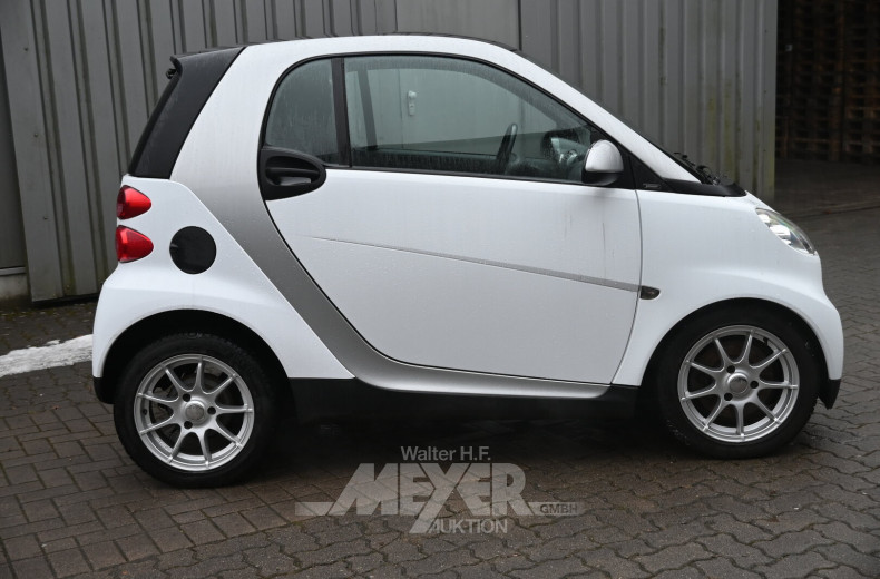 Smart fortwo Coupé MHD, weiß