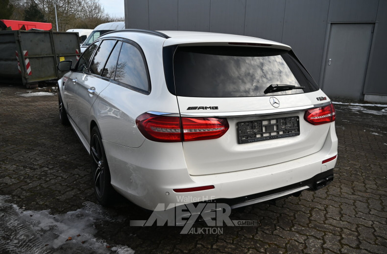 Mercedes-Benz E 63 AMG 4Matic+ T 9G-Tronic, polar white