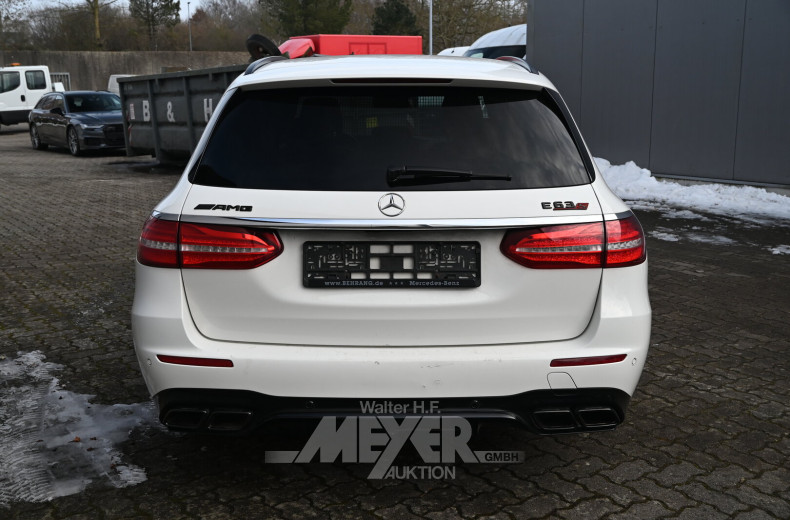 Mercedes-Benz E 63 AMG 4Matic+ T 9G-Tronic, polar white
