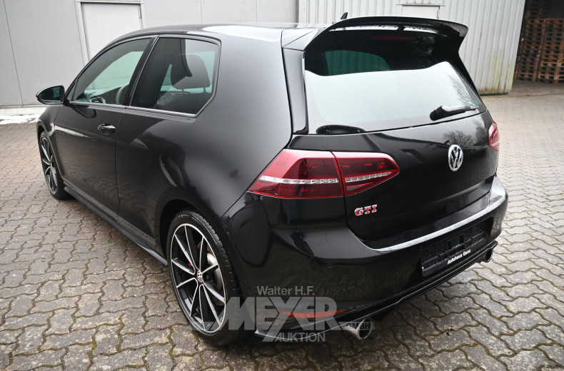 Volkswagen Golf GTI BlueMotion Technology DSG Clubsport, deep black perleffekt