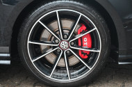 Volkswagen Golf GTI BlueMotion Technology DSG Clubsport, deep black perleffekt