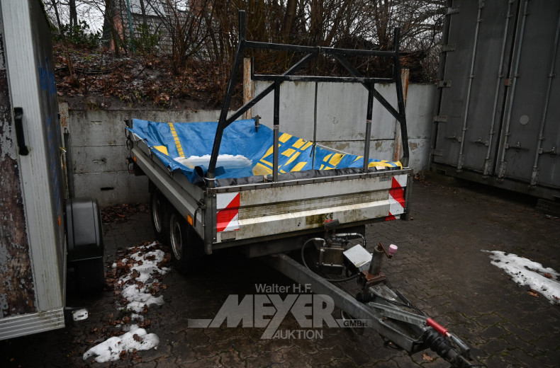 Anhäner, offener Kasten