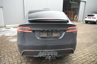 Tesla Model X, grau