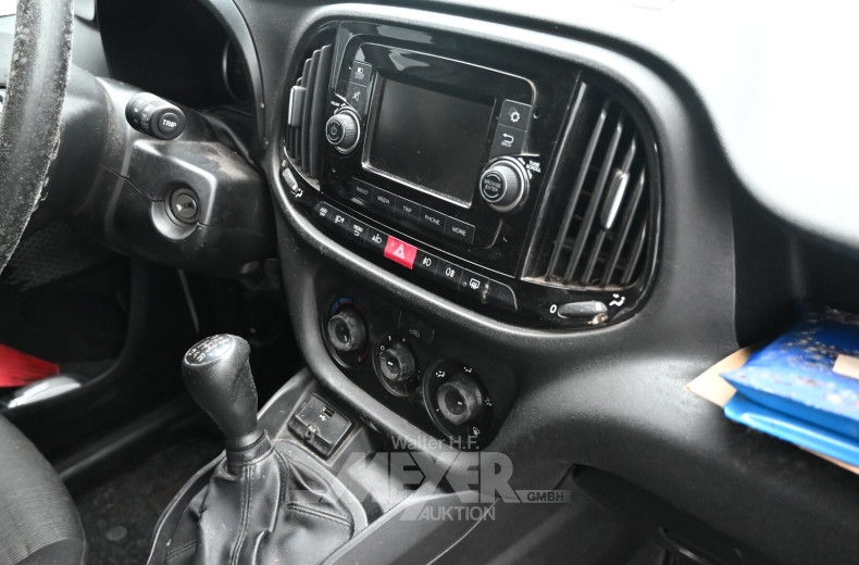 Fiat Doblo Kastenwagen, weiß, teilfoliert