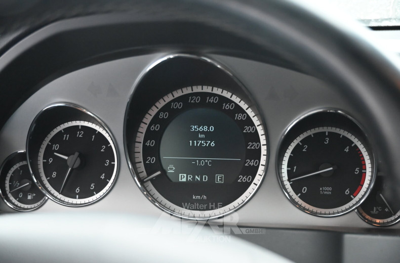 Mercedes-Benz E350 CDI Cabrio, schwarz