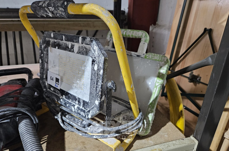 2 LED-Baustrahler