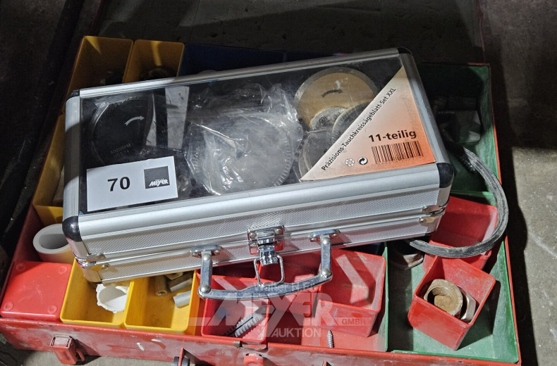 Pos. Präzisions-Tauchkreissägeblätter im Koffer sowie 1 Kleinteile-Sortierkasten