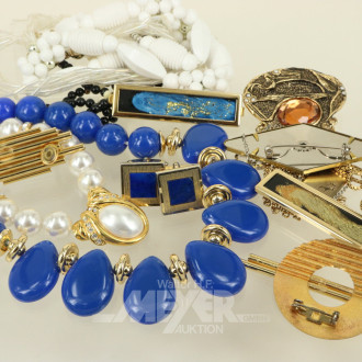 Posten Modeschmuck, u.a. Anhänger, Broschen, Ketten etc.