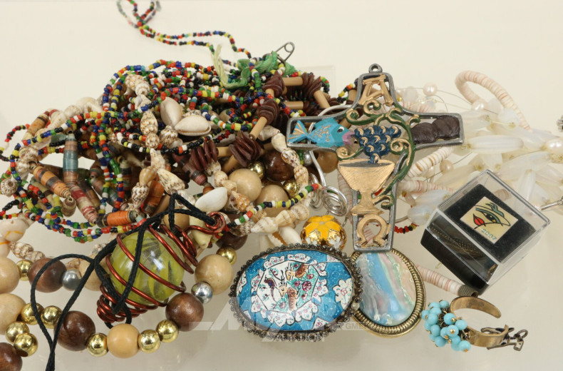 Posten Modeschmuck, u.a. Broschen, Ketten