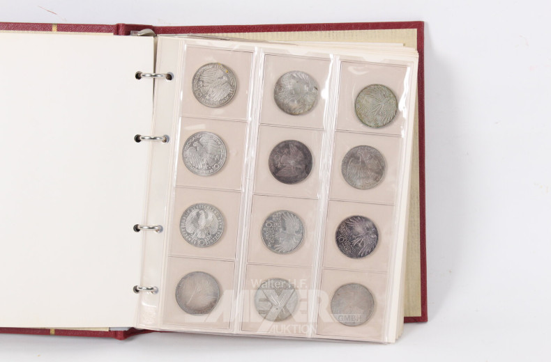 kl. Münzalbum mit überw. BRD D-Mark