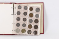 kl. Münzalbum mit überw. BRD D-Mark