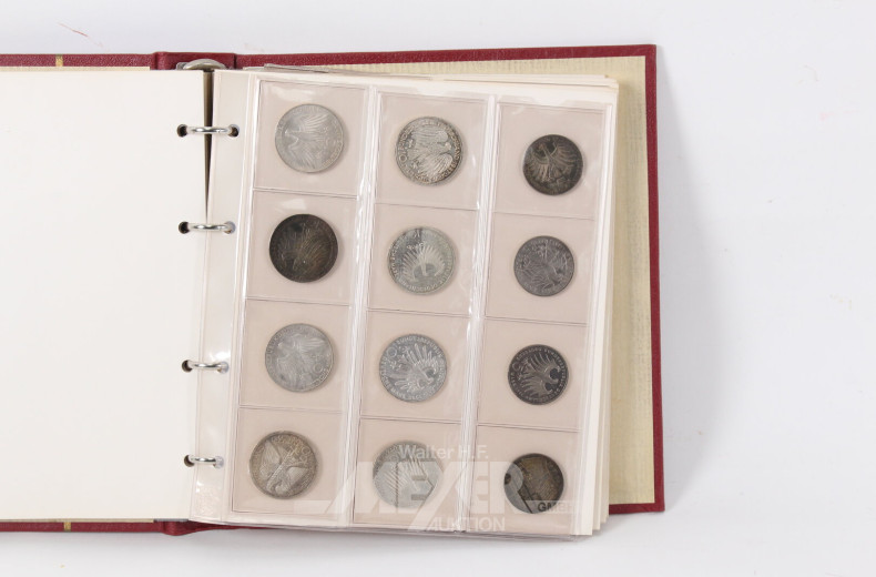 kl. Münzalbum mit überw. BRD D-Mark