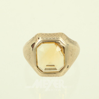 antiker Herrenring mit orangfarbenen Farbstein