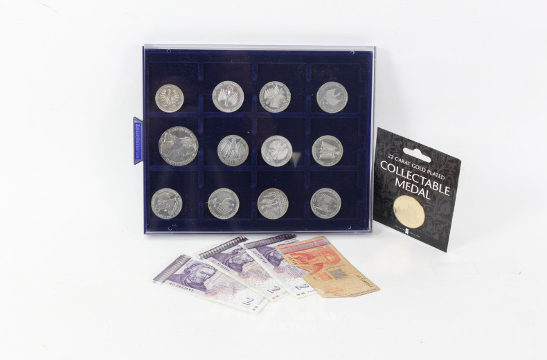 stapelbare Münzbox mit überw. BRD 10 DM-Gedenkausgaben